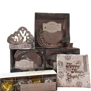 Graphique De France Silver Star Crowns and Gold Toppers Set